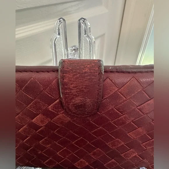 Bottega Veneta Woven Burgundy Classic Leather Wallet - Authentic - Picture 4 of 15